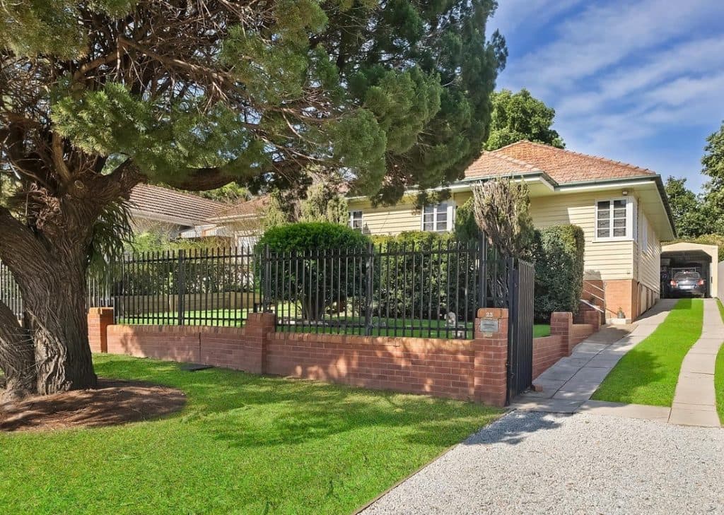 Palomar Parade, Wavell Heights